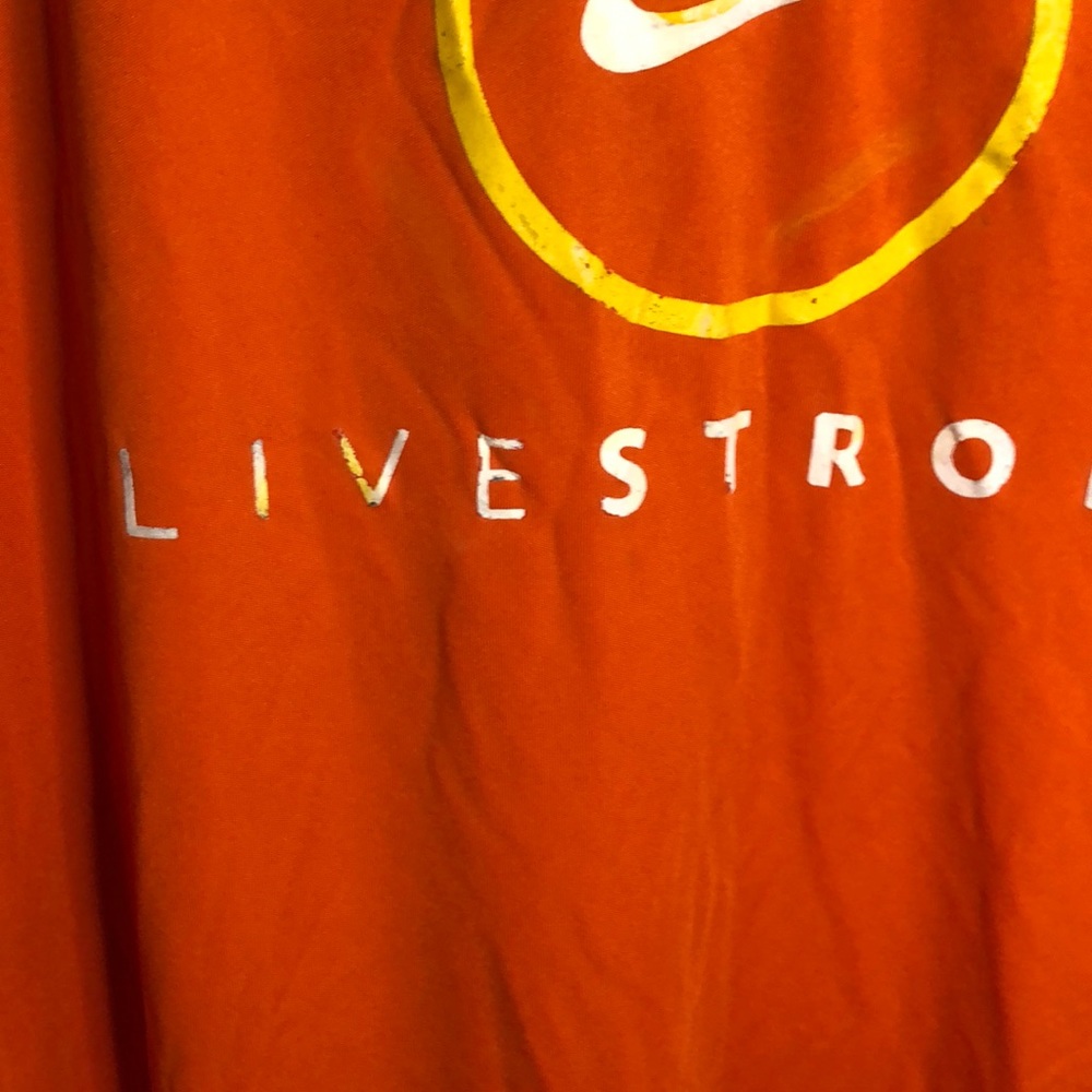 ✨Nike Live Strong T-Shirt - Picture 4 of 10